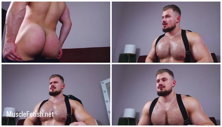 Bodybuilder Kurt Stone posing on cam