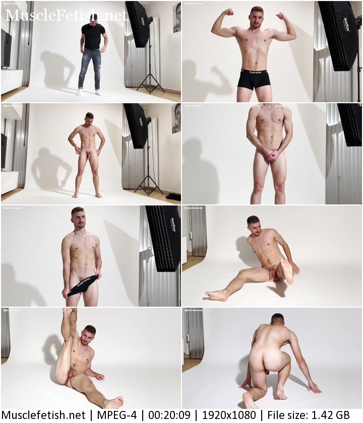 Male fitness model Markus in erotic photoshoot